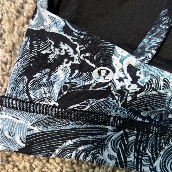 Lululemon Energy Sports Bra size 4 - Picture 3 of 4